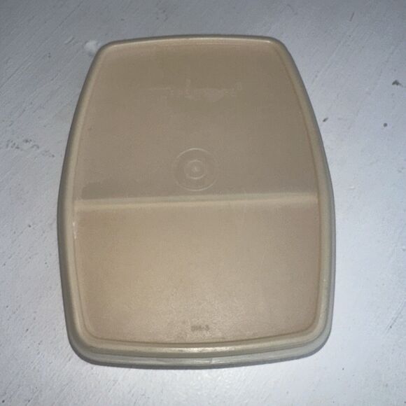 Vintage Tupperware 813-3 Divided Snack & Sandwich Container W/Lid 814-4 Almond - Picture 9 of 11